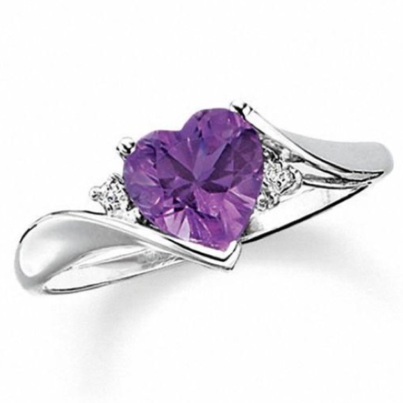 Ring - Picture 1 of 5